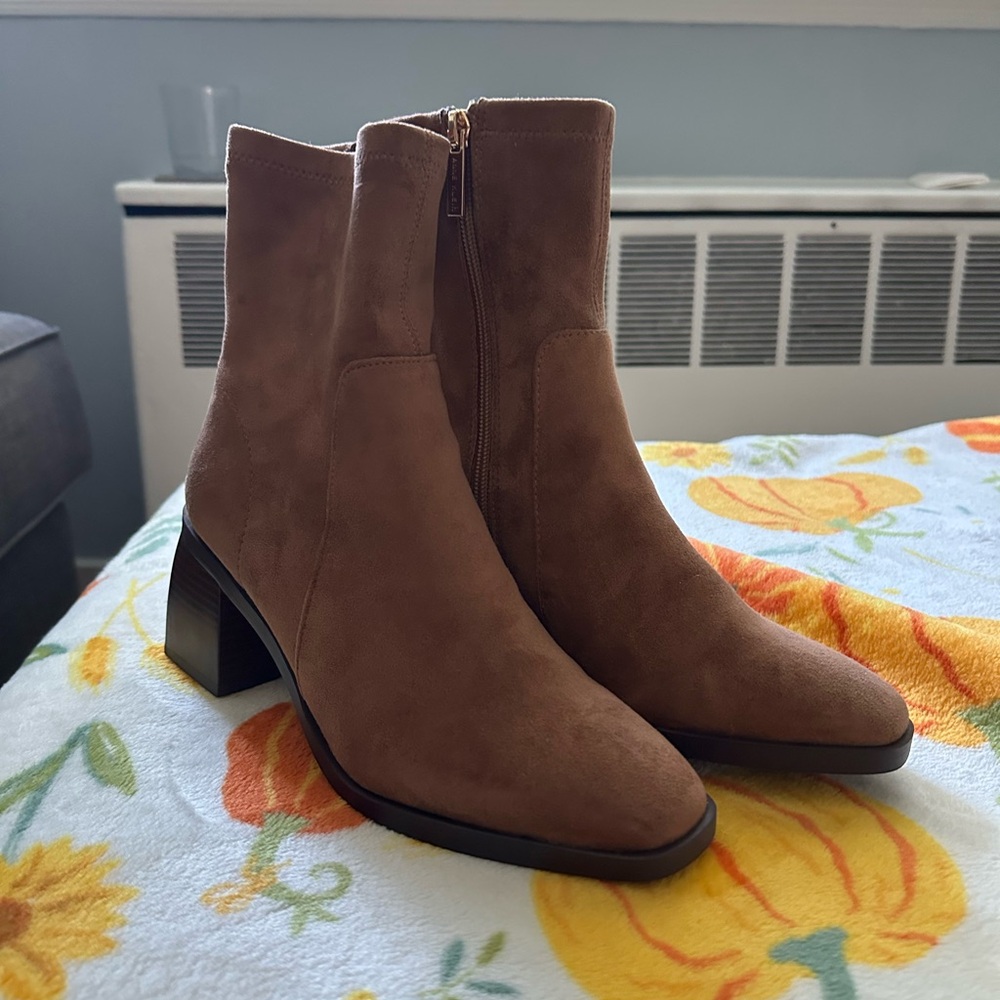 Anne Klein Tan Heeled Boots